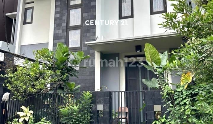 Beautiful Corner-Located House in Sector 5 Bintaro Gb 18296