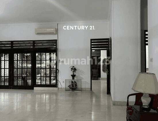 Neat Ready-to-Live Home in South Jakarta Ut 17836