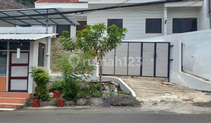 Rumah Eksklusif Siap Huni di Jalan Cinde Candisari