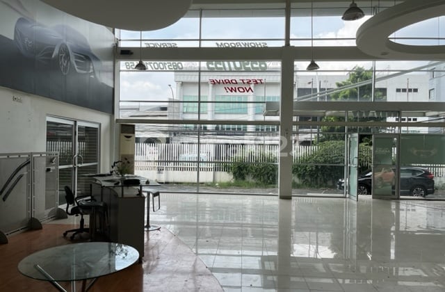Dijual Gedung Di Jalan Jatinegara Barat Ex Showeroom Mobil