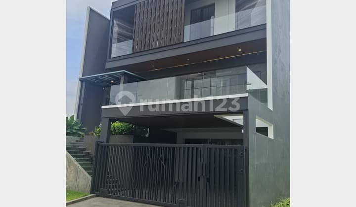 3,5 Lantai Rumah Citraland Utama - Modern Minimalis