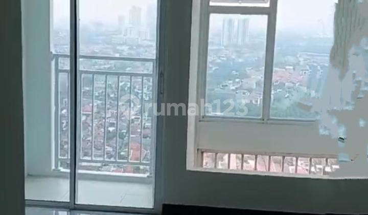 Empty Apartment Westown View Floor 36 Negotiable Until Deal