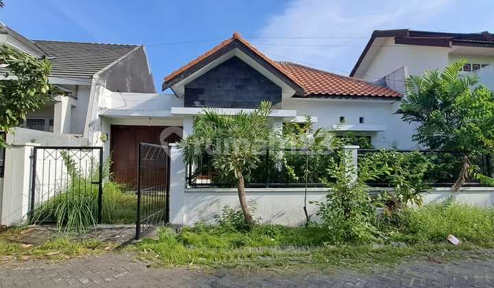 Strategic Area West Surabaya Babatan Mukti House