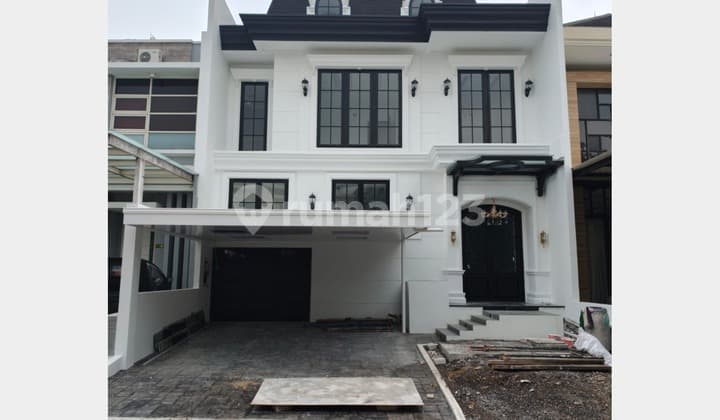 Rumah Pakuwon Indah Cluster The Mansion, American Modern - New Gress