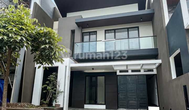 Rumah Citraland Woodland Modern Ciamik Hadap Selatan, bisa KPR