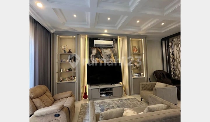 Full Furnished Rumah Mewah Pakuwon Indah Siap Langsung Huni