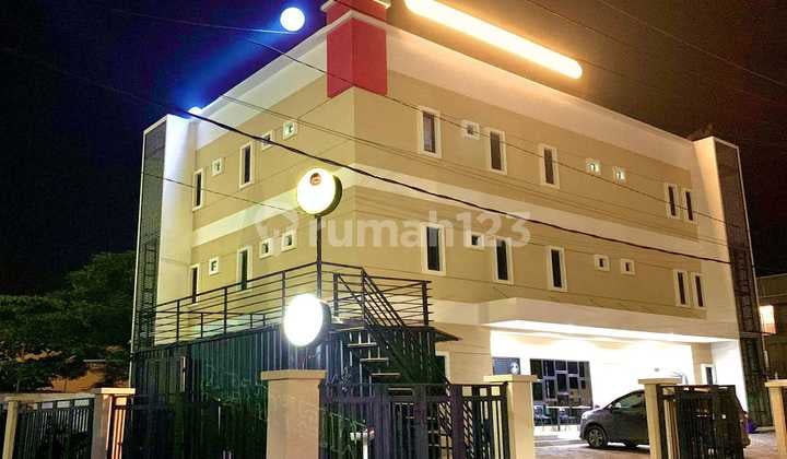 Hotel Masih beroperasional, Selangkah ke Jalan Raya Merr Surabaya Timur