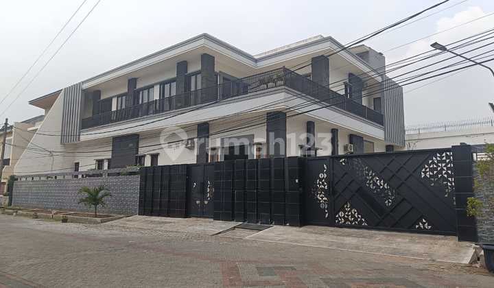 Dijual Rumah Dharmahusada Siap Huni Mewah Bisa masuk 10 mobil