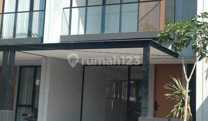 Rumah di Citraland Depan Danau Gress 2 Lantai - Belum Pernah Ditempati