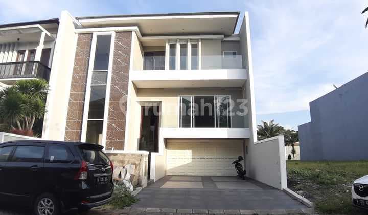 Split Level Rumah Gress di Citraland Raffles Garden