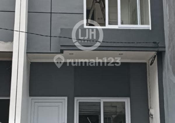 Rumah Semi Furnish di Banyo Bcs, Kelapa Gading, Jakarta Utara