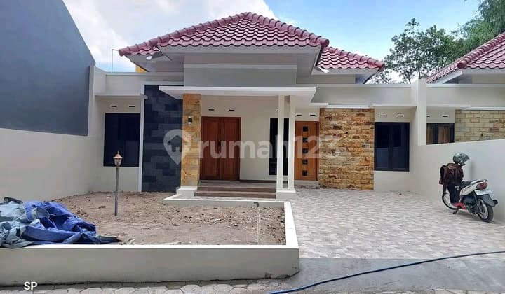 For Sale Affordable Luxury House on Kaliurang Street KM 13 near Jangkang Market, Ngemplak, Sleman
