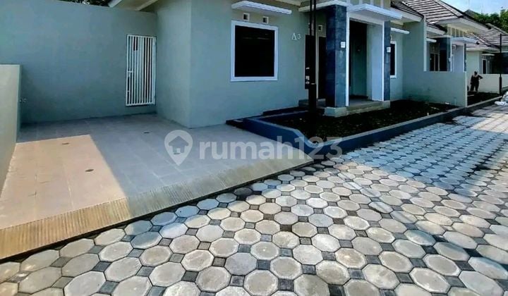 For Sale Cheap Ready-to-Occupy House Near Solo-Jogja Road Kalasan