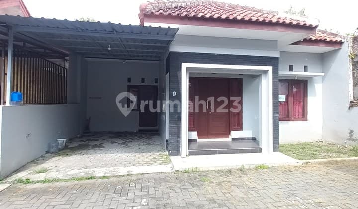 Cheap House for Rent in Housing Complex Near PLN Gedongkuning