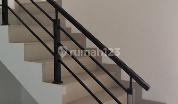 Jual Rumah Baru Town House Taman Ratu