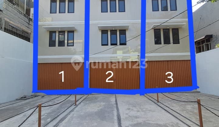 Disewakan Ruko 3,5 Lantai Area Komersial Strategis