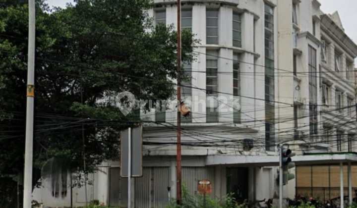 For Rent: Ex-Permata Bank Shophouse in Menteng For Rent: Ex-Permata Bank Shophouse in Menteng
