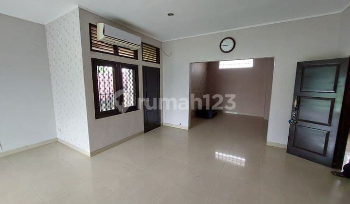 Dijual Rumah Semi Furnish + Butik di Rawamangun