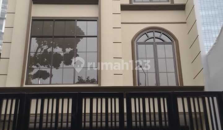 Disewakan Ruko 3.5 Lantai Dekat Mall