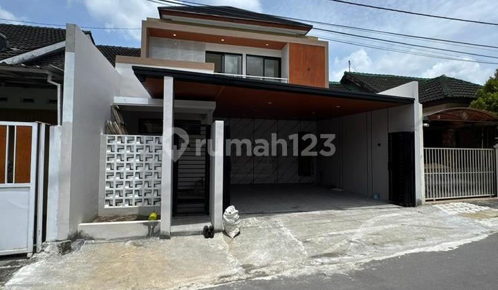 Dijual Rumah Mewah Besar Dekat Kota Yogyakarta
