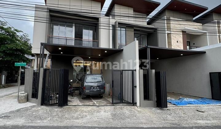 Di Jual Murah Rumah Mewah 2 Lantai Lingkungan Nyaman Dekat Kampus Uii di Yogyakarta