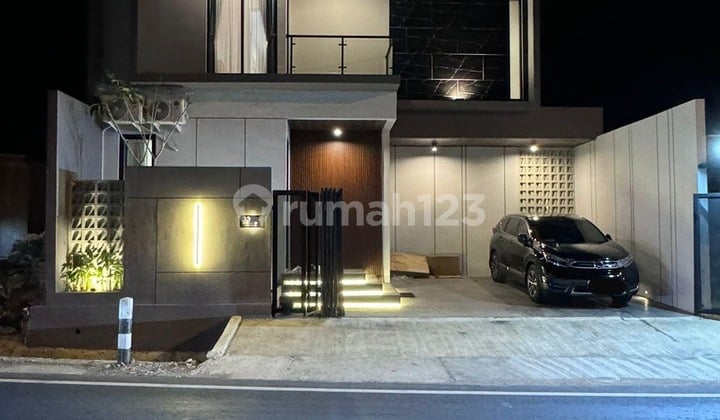 Rumah 2 Lantai Full Furnished Akses Jalan Lebar Dekat Al Azhar