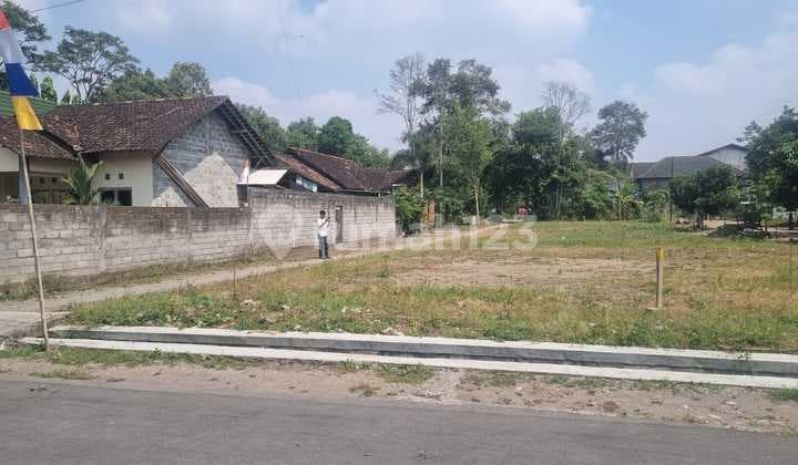 KAVLINGAN TERMURAH SHM PEKARANGAN DI KALASAN DEKAT LPMP