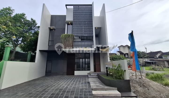 Rumah Siap Huni, 2 Lantai di Utara Condongcatur, Sleman