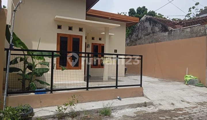 RUMAH MURAH, SIAP HUNI, DEKAT KE JALAN PRAMBANAN - PIYUNGAN