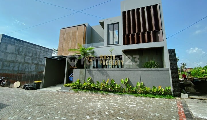 Rumah Private Pool Fullfurnish Di Jakal Km 12 Dekat Pasar Gentan