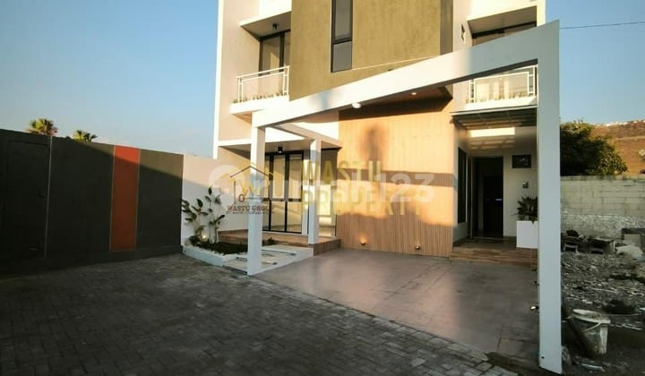 Rumah Ready Modern 2 Lantai Dalam Cluster Dekat Pemda Sleman