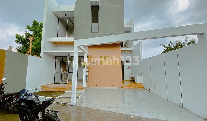 RUMAH READY MODERN 2 LANTAI DALAM CLUSTER DEKAT PEMDA SLEMAN