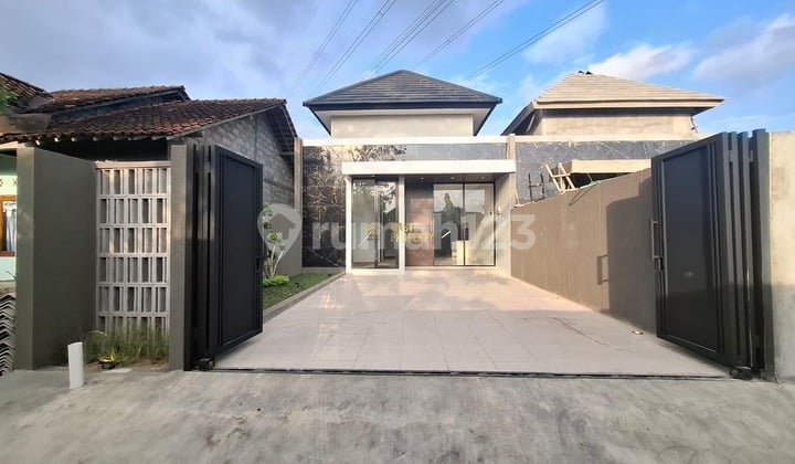 Spacious Ready-to-Occupy House Around 700 Million Near Jakal KM 10