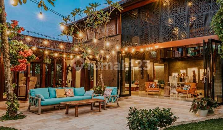Fully Furnished Villa Bedroom Land 823M2 Location Tegal Cupek L
