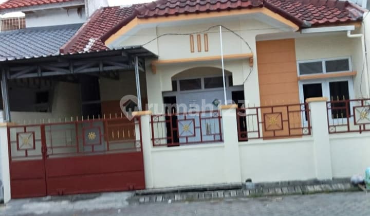 Ready-to-Occupy House in Mulyosari