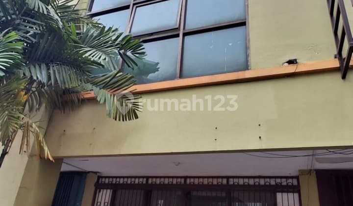 Ruko Siap Pakai di Plaza Segi 8