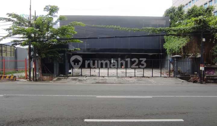 Dijual Ex Showroom Motor di Jln Diponogoro Surabaya