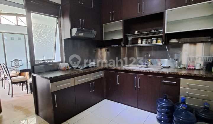 rumah modern nyaman 2 lantai di kota baru parahyangan