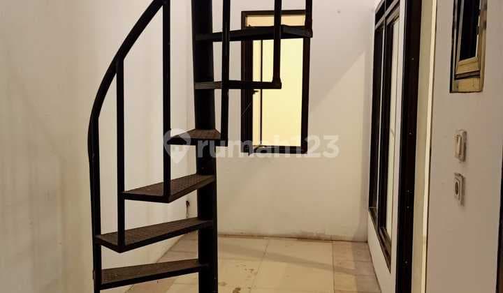 For Sale Strategic House in Sayap Pasteur Cluster One Gate System