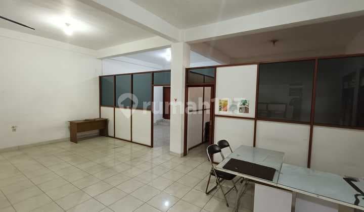 Dijual Kantor Plus Rumah di Sayap Sutami
