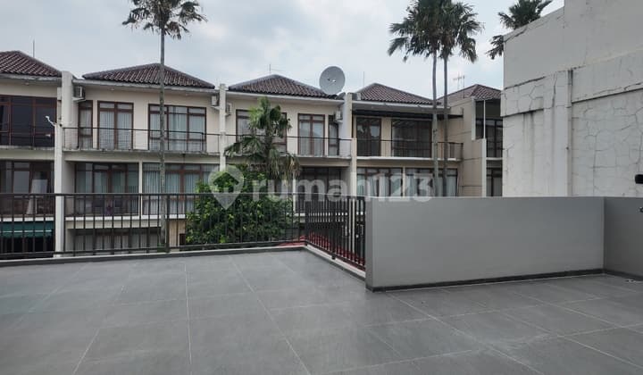 New House in Setra Duta in a Prestigious Area