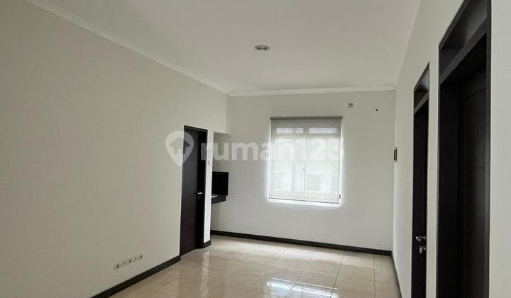 rumah modern nyaman di kota baru parahyangan