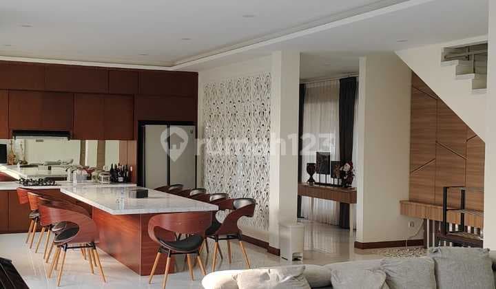 rumah nyaman terawat di sayap ciumbuleuit