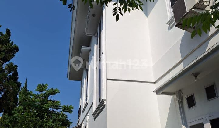 Rumah Setraduta Bangunan 2 Lantai Siap Huni