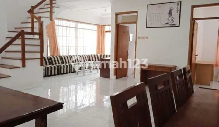 Spacious and Beautiful House Suitable for Boarding in Cigadung
