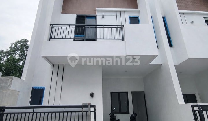 Rumah Siap Huni Cijantung,Strategis dan Bebas Banjir