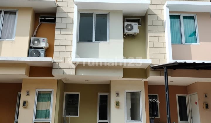Dijual Murah Rumah Rapih Siap Huni di Cluster Virginia Village. Lokasi dekat Sekolah Tarakanita dan Stella Maris, dekat dengan Mall Sms dan Pasar Modern Sinpasa dan Paramount.
