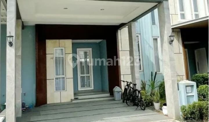 Beautiful Renovated and Fully Furnished House for Sale, very strategic location near highway, mall, school, and modern market.