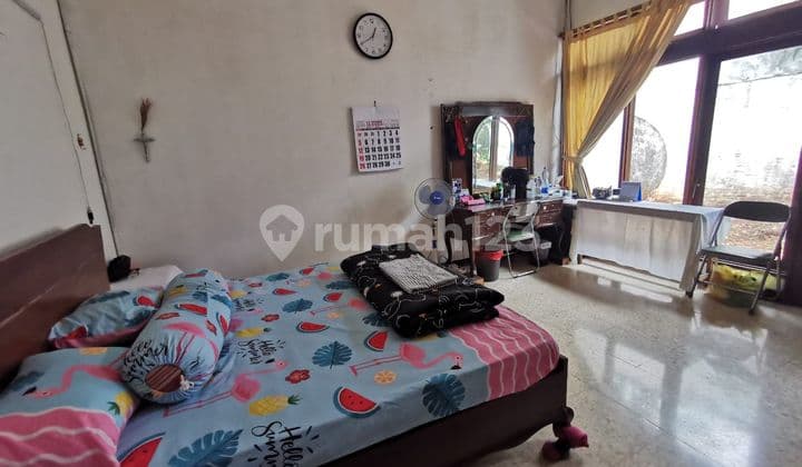 Dijual Murah Rumah di Pondok Indah. Harga di bawah NJOP. Lokasi bergengsi di kawasan elite Jakarta Selatan. Lokasi dekat dengan Perkantoran, Mall, dan Sekolah, dan RS Pondok Indah..
