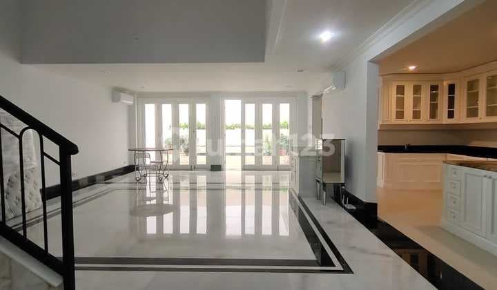 Rumah Bagus Siap Huni di Kebayoran Baru